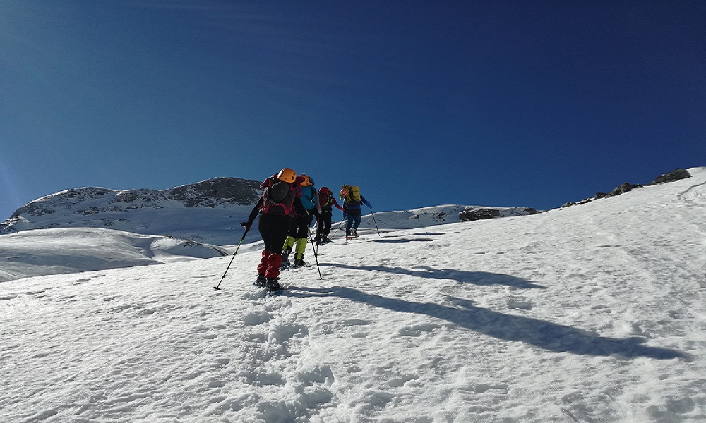 Las 5 mejores excursiones con raquetas de nieve en el Valle de Tena